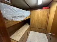 Πλοίο μεταφοράς προσωπικού προς πώληση