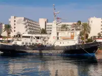 Ρυμουλκό πλοίο προς πώληση