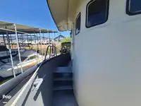 Τράτα προς πώληση