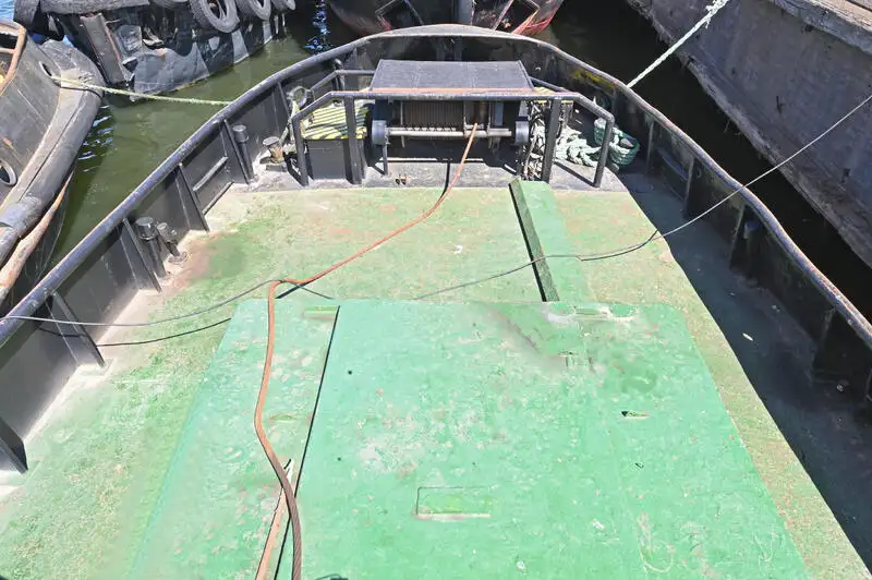 Ρυμουλκό πλοίο προς πώληση