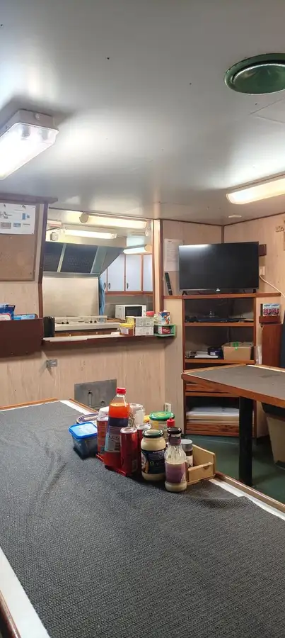Πλοίο υποστήριξης προς πώληση