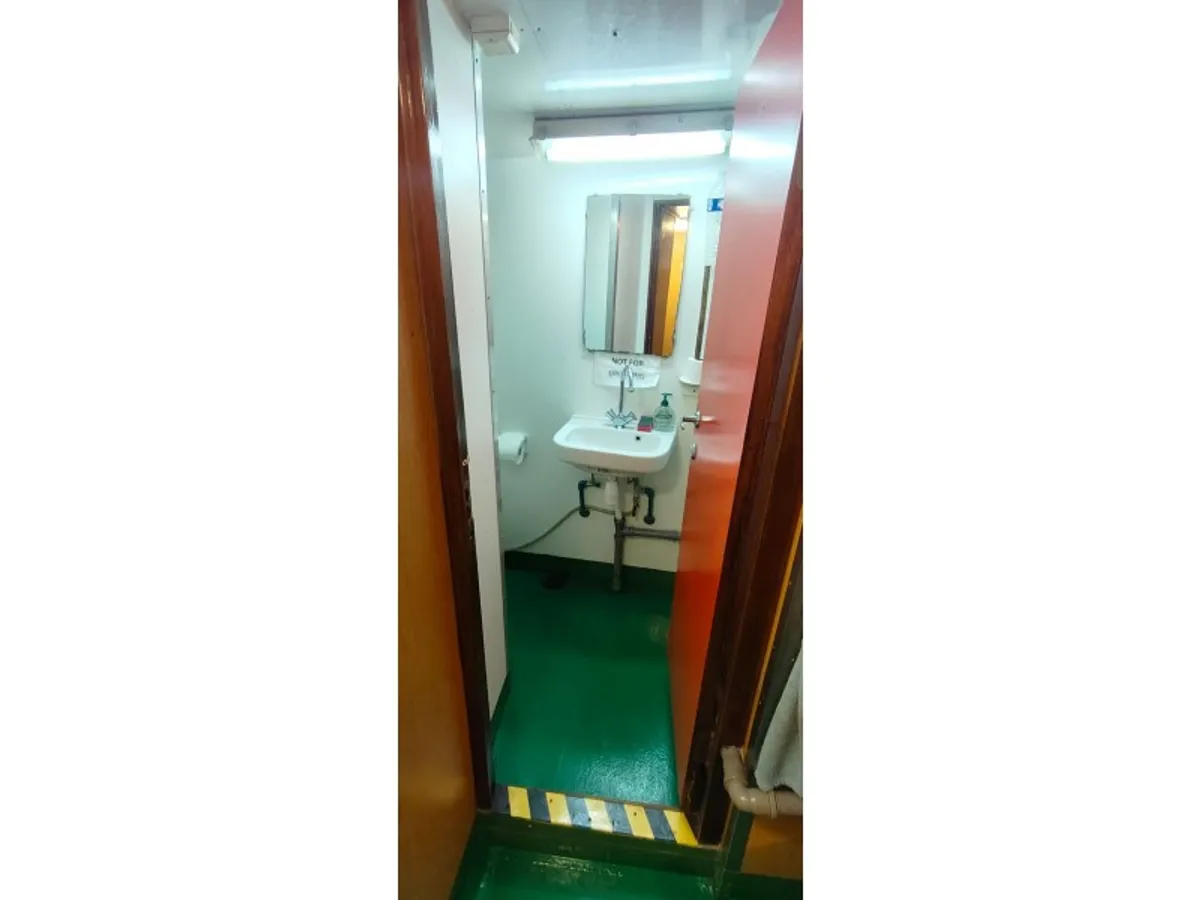 Πλοίο υποστήριξης προς πώληση
