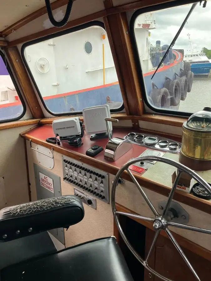 Πλοίο μεταφοράς προσωπικού προς πώληση