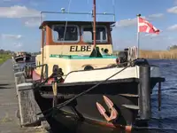 Ρυμουλκό πλοίο προς πώληση