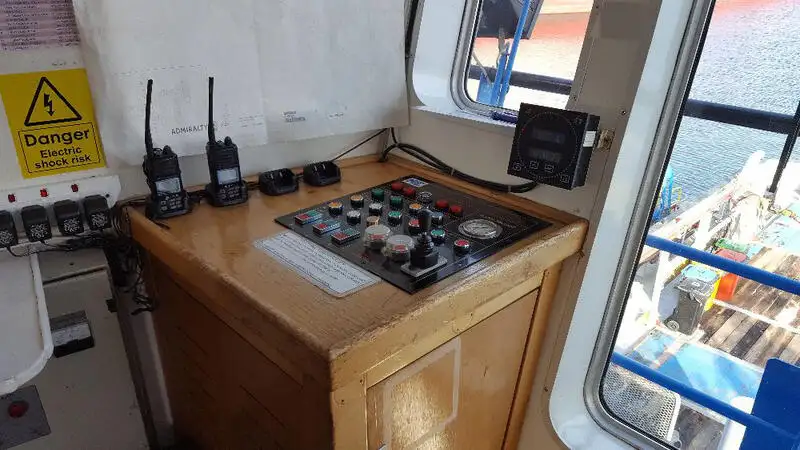 Ρυμουλκό πλοίο προς πώληση