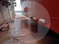 Πλοίο με γερανό προς πώληση