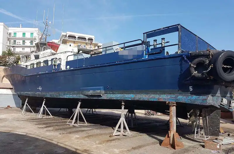 Πλοίο μεταφοράς προσωπικού προς πώληση