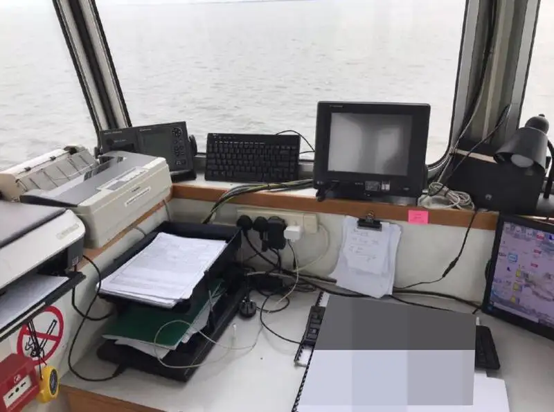 Ρυμουλκό πλοίο προς πώληση