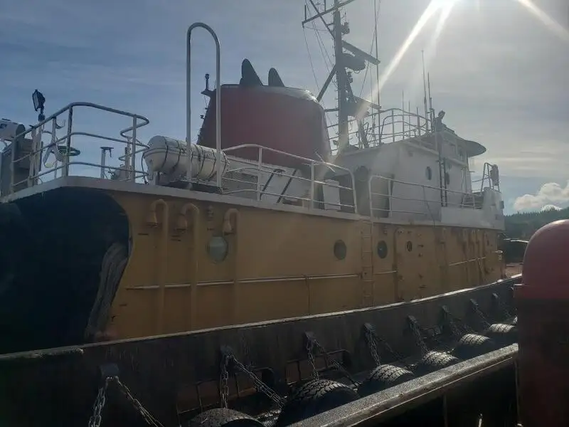 Ρυμουλκό πλοίο προς πώληση