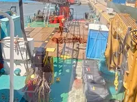 Πλοίο με γερανό προς πώληση