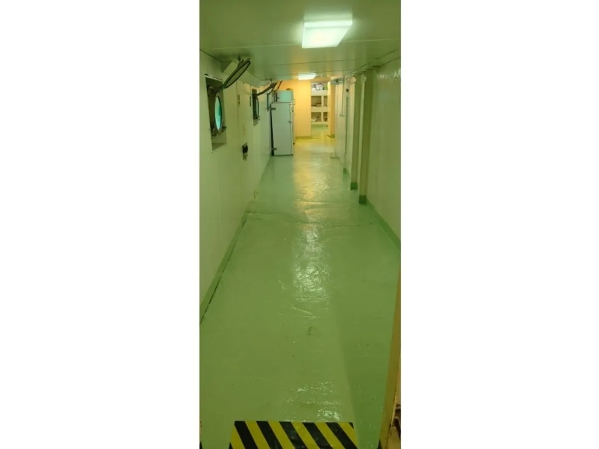 Πλοίο υποστήριξης προς πώληση