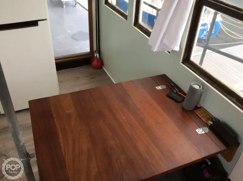 Ρυμουλκό πλοίο προς πώληση