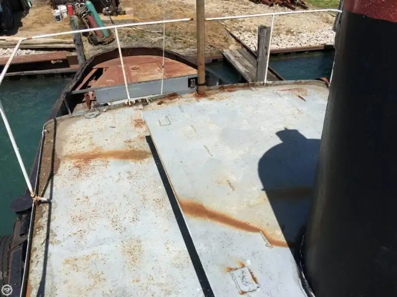 Ρυμουλκό πλοίο προς πώληση