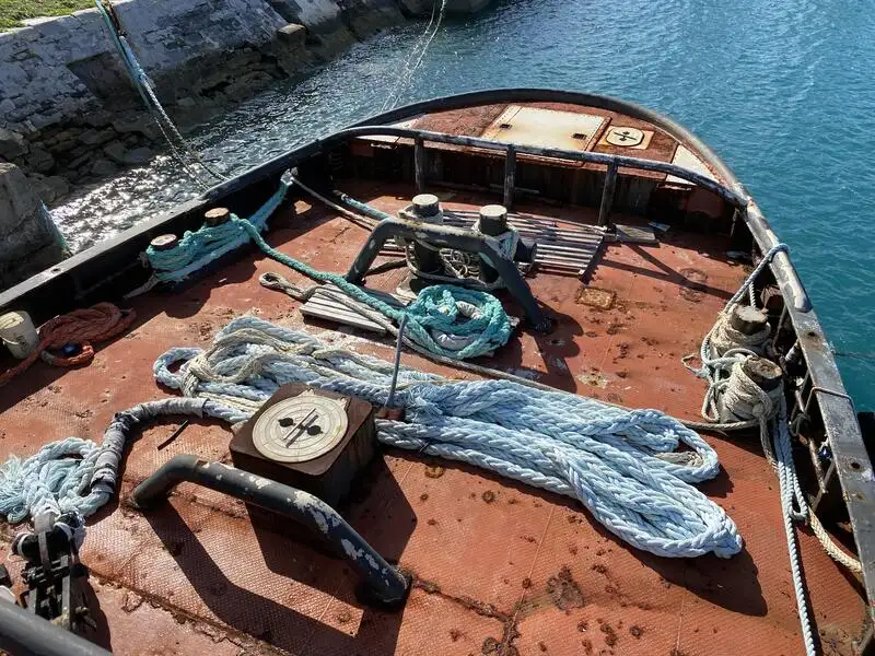 Ρυμουλκό πλοίο προς πώληση