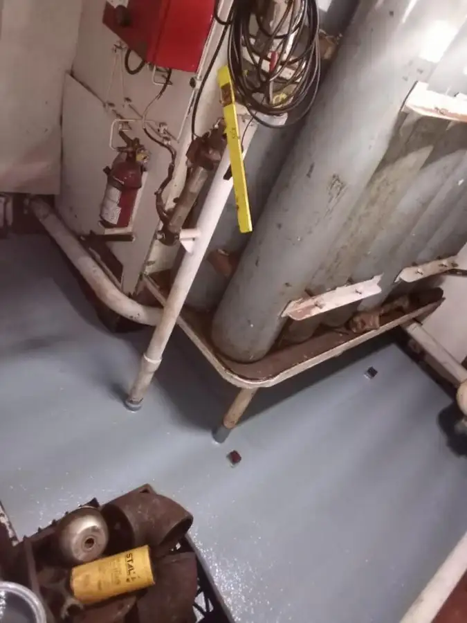 Ρυμουλκό πλοίο προς πώληση