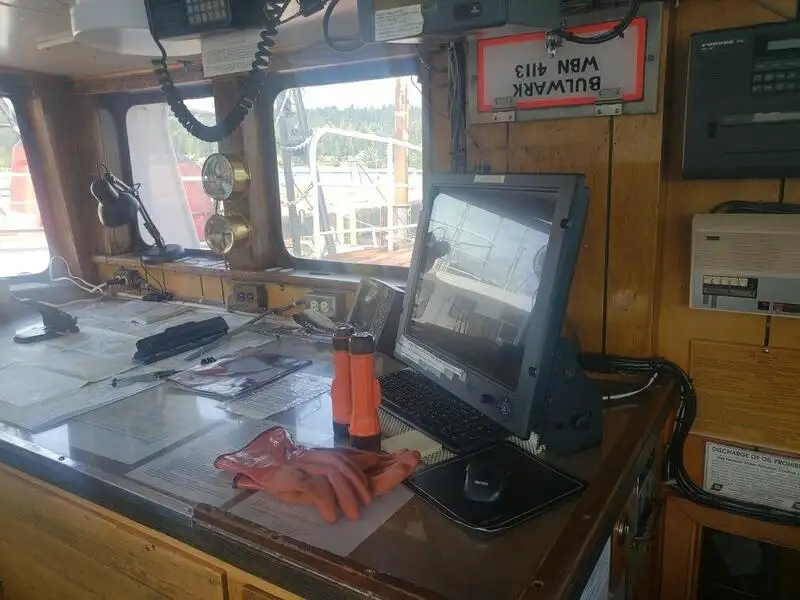 Ρυμουλκό πλοίο προς πώληση