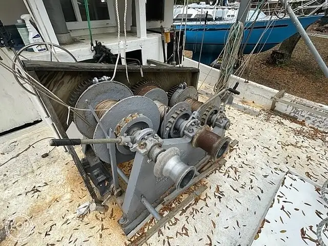 Τράτα προς πώληση