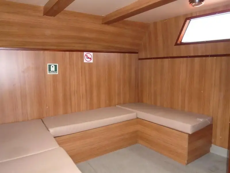 Ρυμουλκό πλοίο προς πώληση