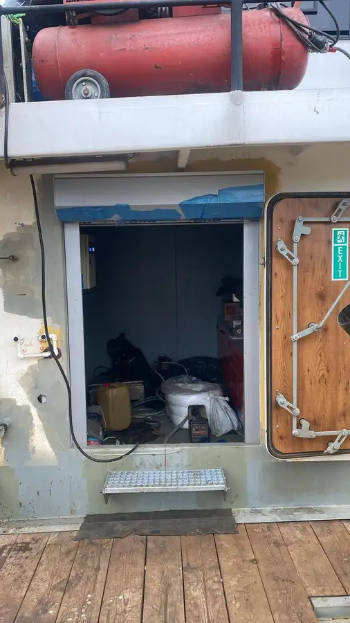 Σκάφη εργασίας προς πώληση
