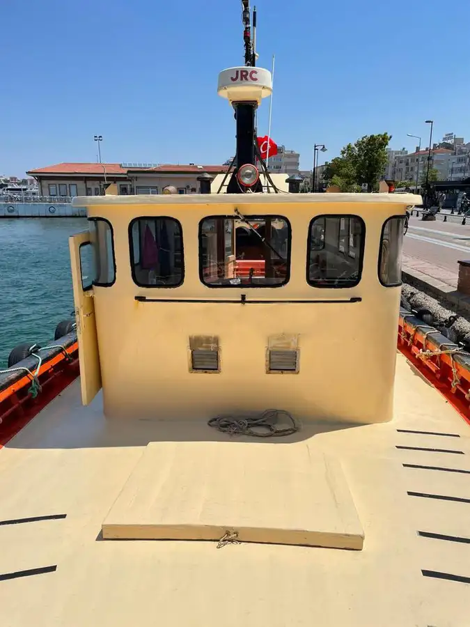 Ρυμουλκό πλοίο προς πώληση