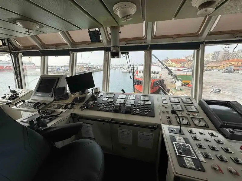 Ρυμουλκό πλοίο προς πώληση