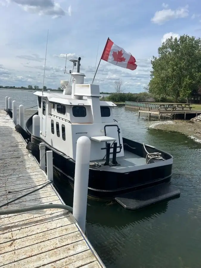 Ρυμουλκό πλοίο προς πώληση