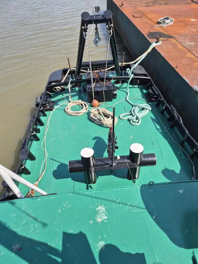 Ρυμουλκό πλοίο προς πώληση