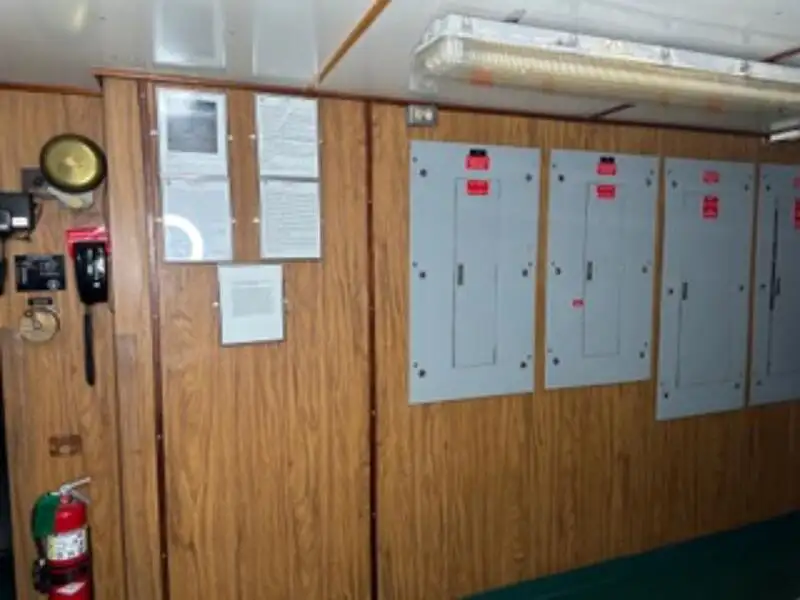 Ρυμουλκό πλοίο προς πώληση