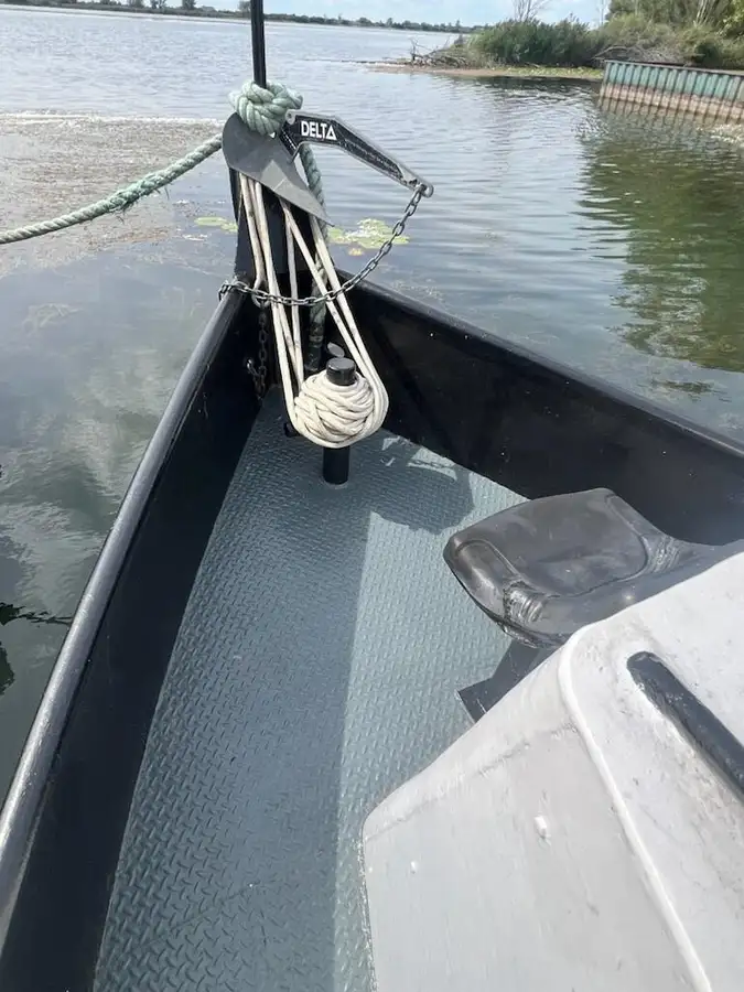 Ρυμουλκό πλοίο προς πώληση