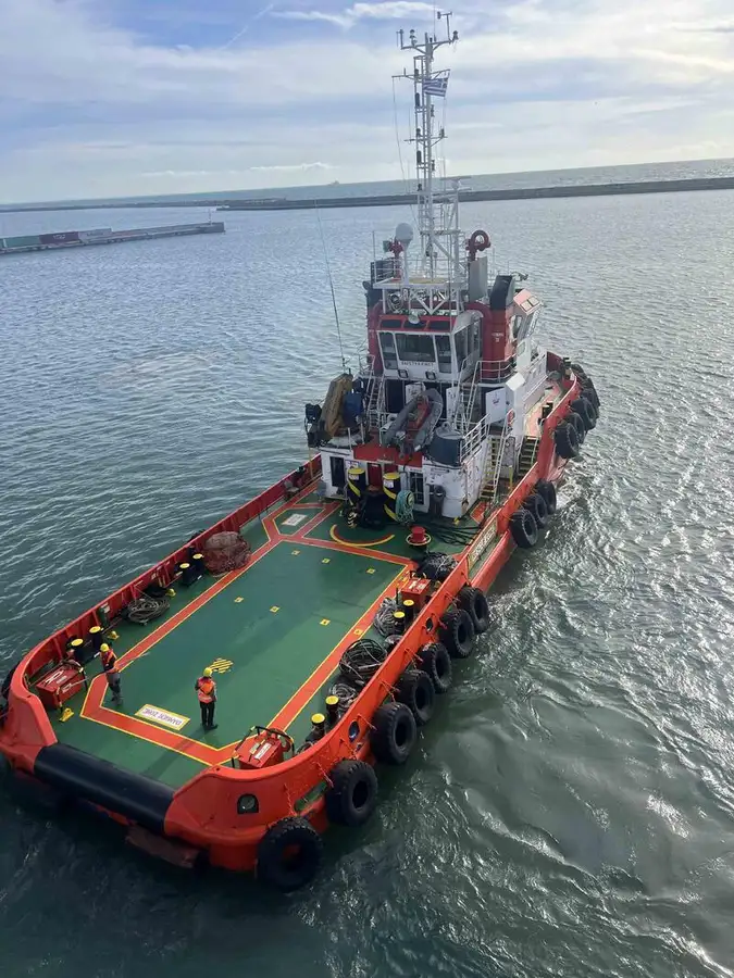 Ρυμουλκό πλοίο προς πώληση