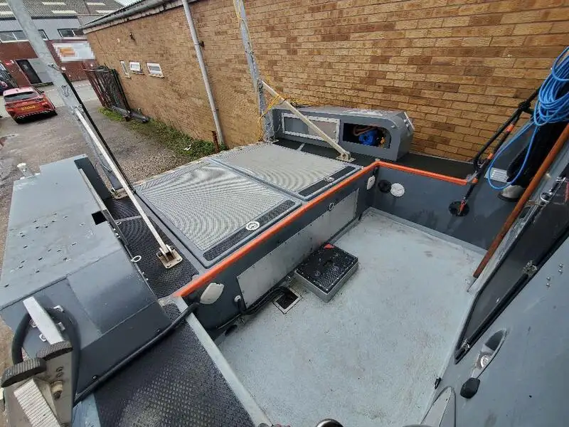 Σκάφος έρευνας προς πώληση