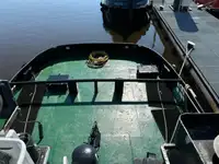 Ρυμουλκό πλοίο προς πώληση