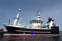 Σκάφος για επεξεργασία και παράδοση ψαριών προς πώληση